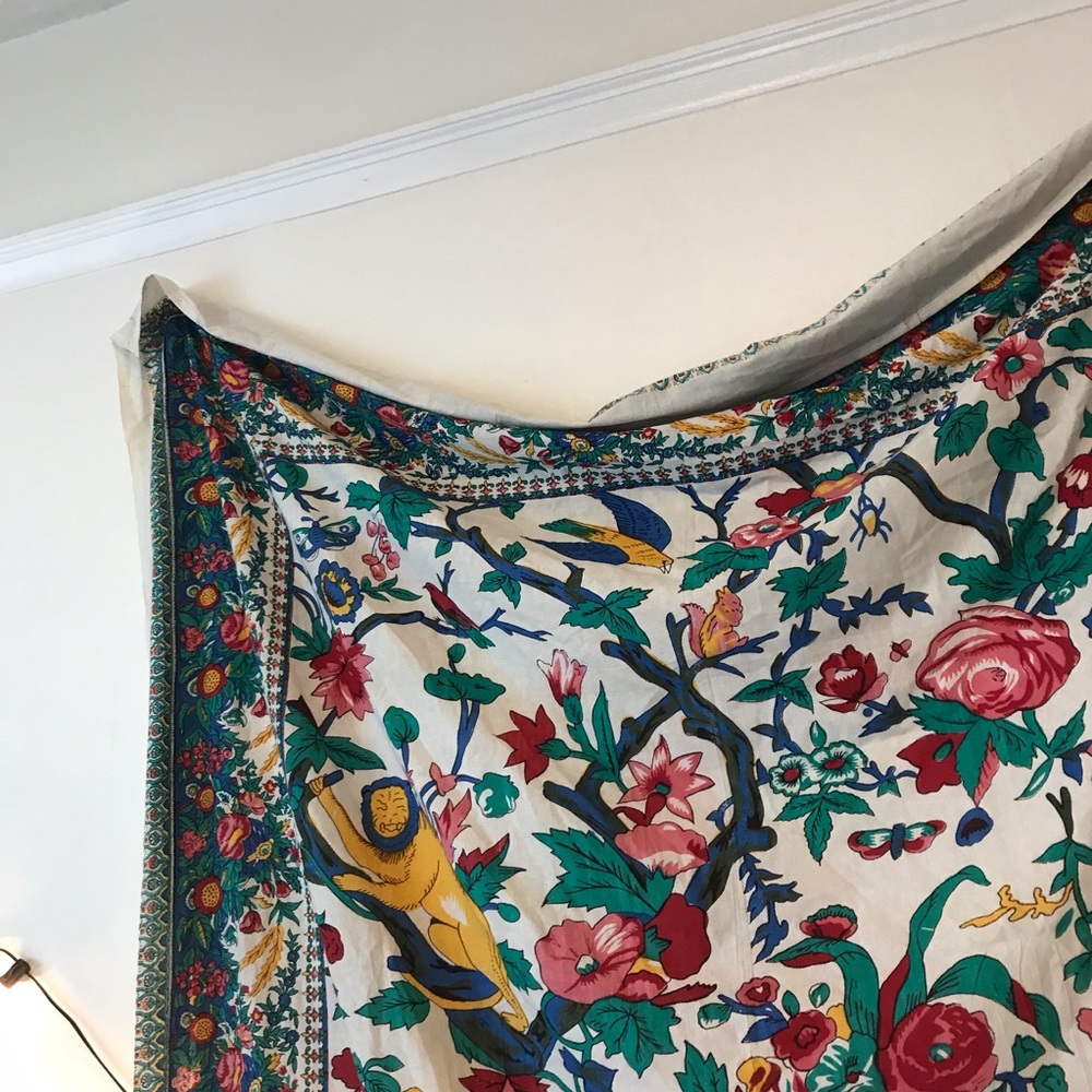 Tapestry Large - image 3